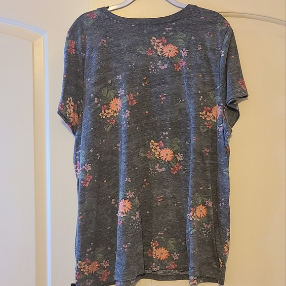 Torrid Size 3 Top Like New - Picture 2 of 5